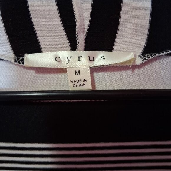 Cyrus Medium Black & White Striped Open Front Long Sleeve Cardigan - Picture 2 of 2